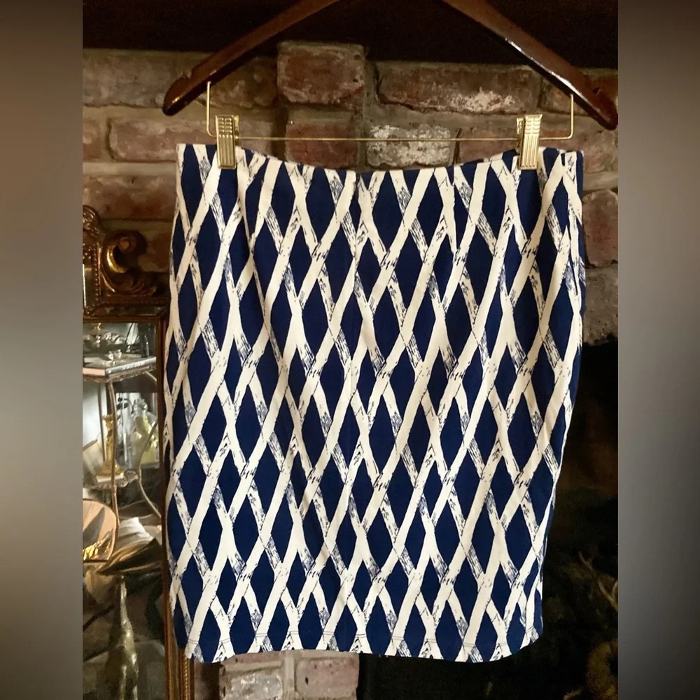 J McLaughlin Navy & White Bamboo Trellis Print Pencil Skirt Resort Luxury EUC - Picture 4 of 12